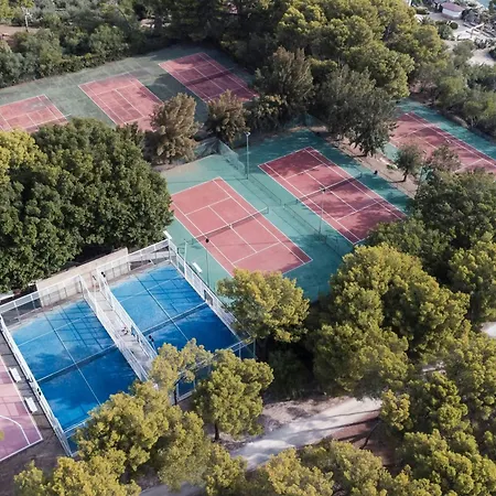 布鲁科利高级度假村